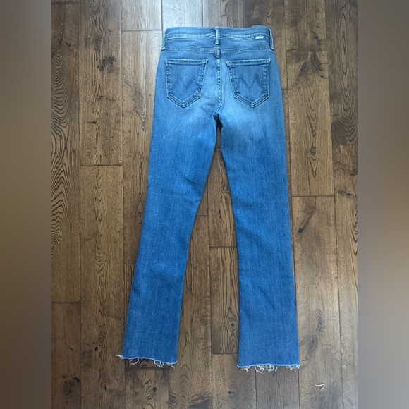 MOTHER The Runaway Step Fray Jeans Leaps and Bounds Blue Wash Size 25 - Picture 7 of 9